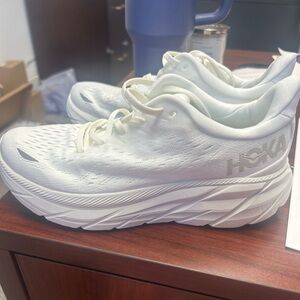 Hoka Clifton 8